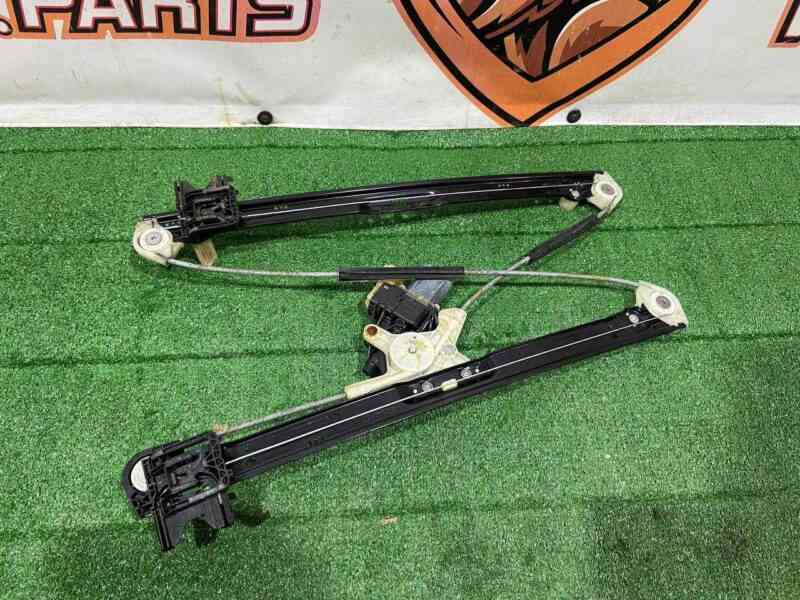 LR153961 Rear right electric window lift Range Rover L405 (2013-2021) Used cost 110 € in stock 1 pcs.