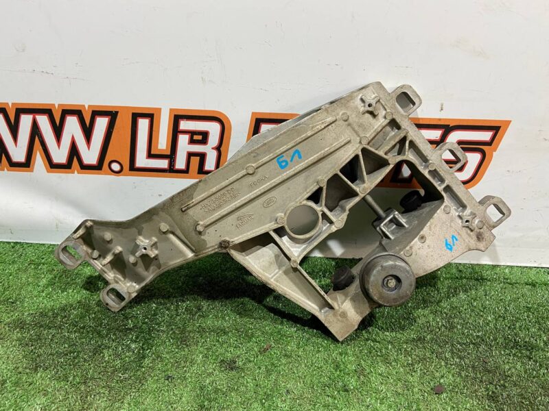 LR153994 Gearbox bracket 2.0IE/D RANGE ROVER VELAR (L560) Used cost 50 € in stock 5 pcs.