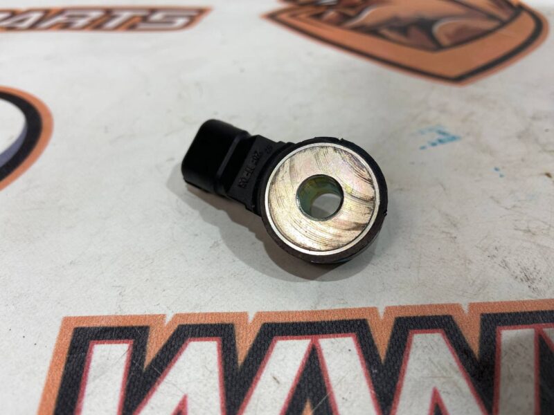 LR155116 Engine knock sensor Range Rover Sport L494 (2014-2022) used cost 40 € in stock 3 pcs.
