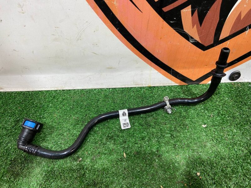 LR156719 Fuel pipe Range Rover Sport L494 (2014-2022) used cost 60 € in stock 2 pcs.