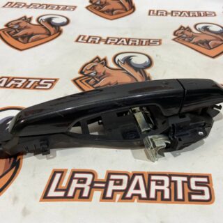 LR156943 Front right door handle cover (with key and slot) Land Rover Discovery 5 Used cost 10,56 € in stock 1 pcs.