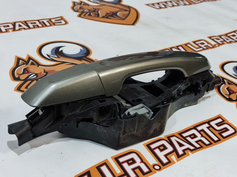 LR156943 Cover of the driver door handle RHD Land Rover Discovery Sport L550 Used cost 10 € in stock 2 pcs.