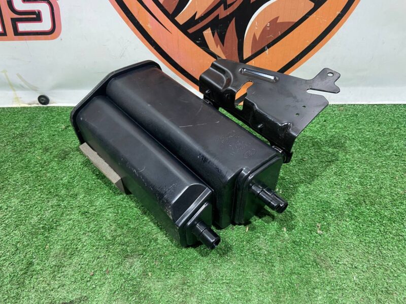 LR161594 Gasoline vapor absorber Range Rover Sport L494 (2014-2022) Used cost 200 € in stock 1 pcs.