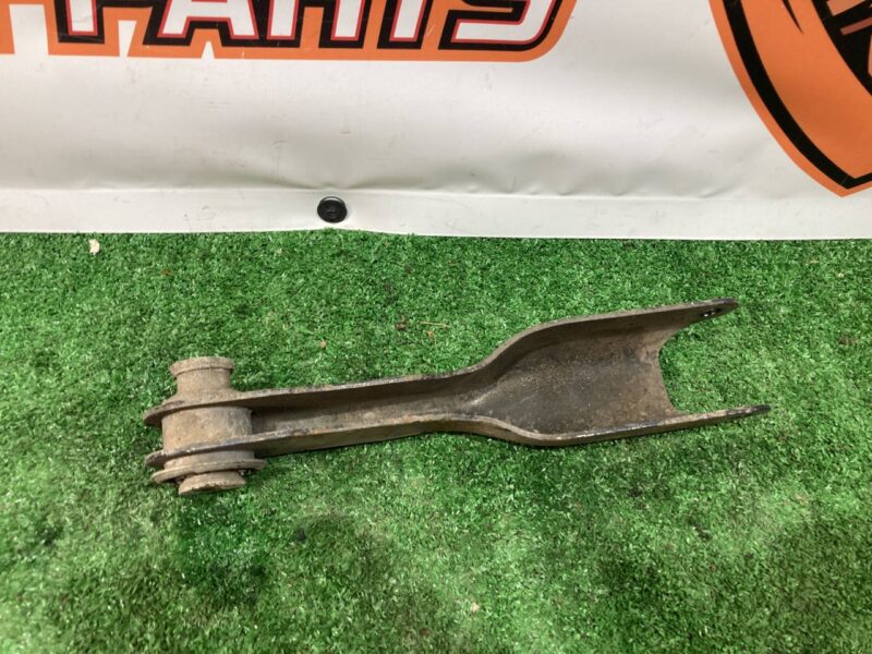 LR163134 Rear Suspension Arm Left Front lower Range Rover L405 (2013-2021) Used cost 30 € in stock 5 pcs.