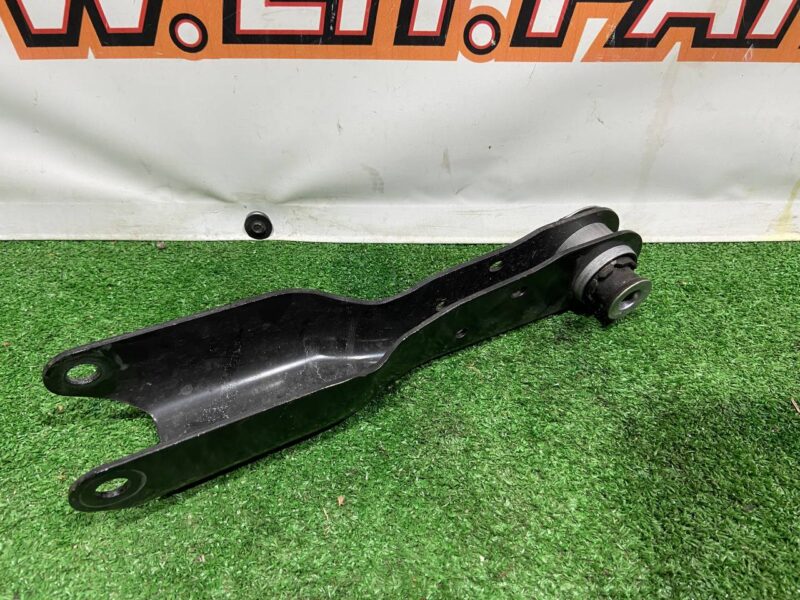 LR163135 Lever rear left Range Rover Sport L494 (2014-2022) used cost 25 € in stock 2 pcs.