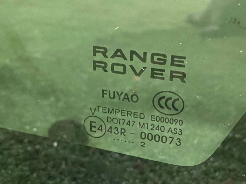 LR165468 Side right rear glass in the body Range Rover Sport L494 (2014-2022) Used cost 150 € in stock 1 pcs.