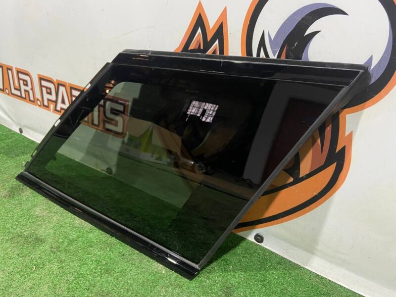 LR165468 Side right rear glass in the body Range Rover Sport L494 (2014-2022) Used cost 150 € in stock 1 pcs.