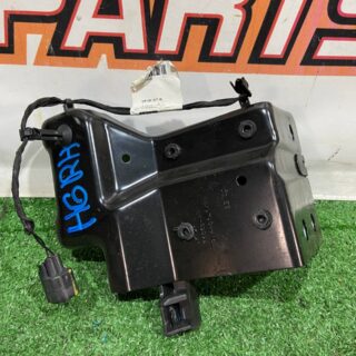 LR166538 Bracket front panel right Land Rover Discovery Sport L550 (2015-) used cost 50 € in stock 1 pcs.