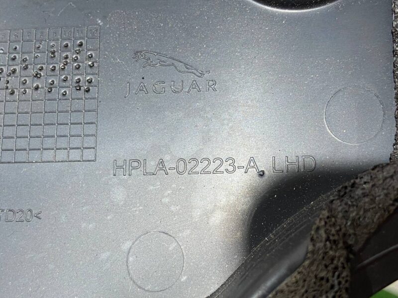 LR170725 The cover of the front panel of the hood left RANGE ROVER SPORT (L494) 2013- Used cost 25 € in stock 5 pcs.
