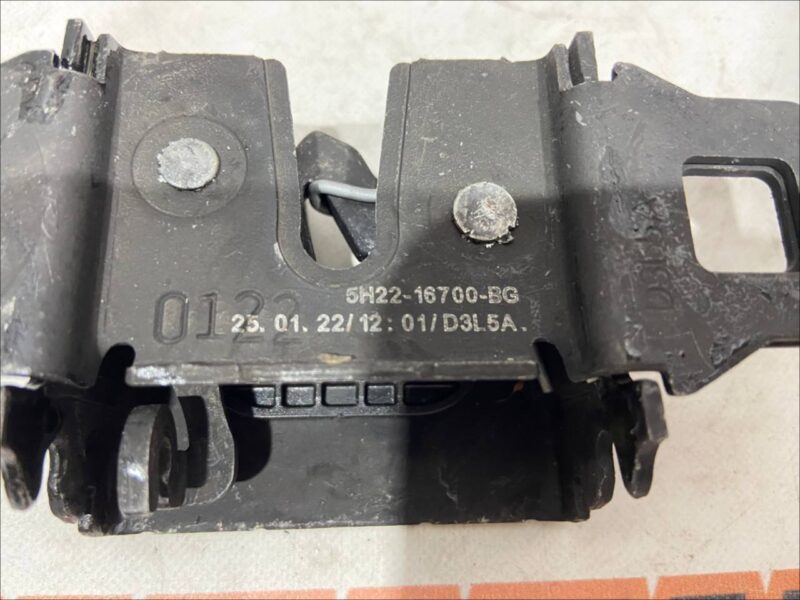 LR173840 Hood lock left Range Rover Sport L494 (2014-2022) used - Image 13