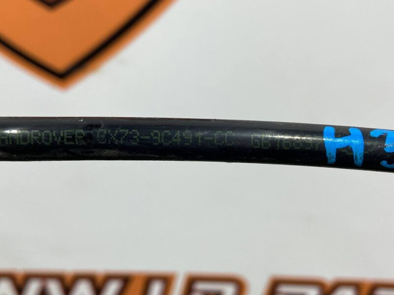 T2H1256 Vacuum pipe to pump Jaguar F-Pace X761 (2017-) used cost 20 € in stock 1 pcs.
