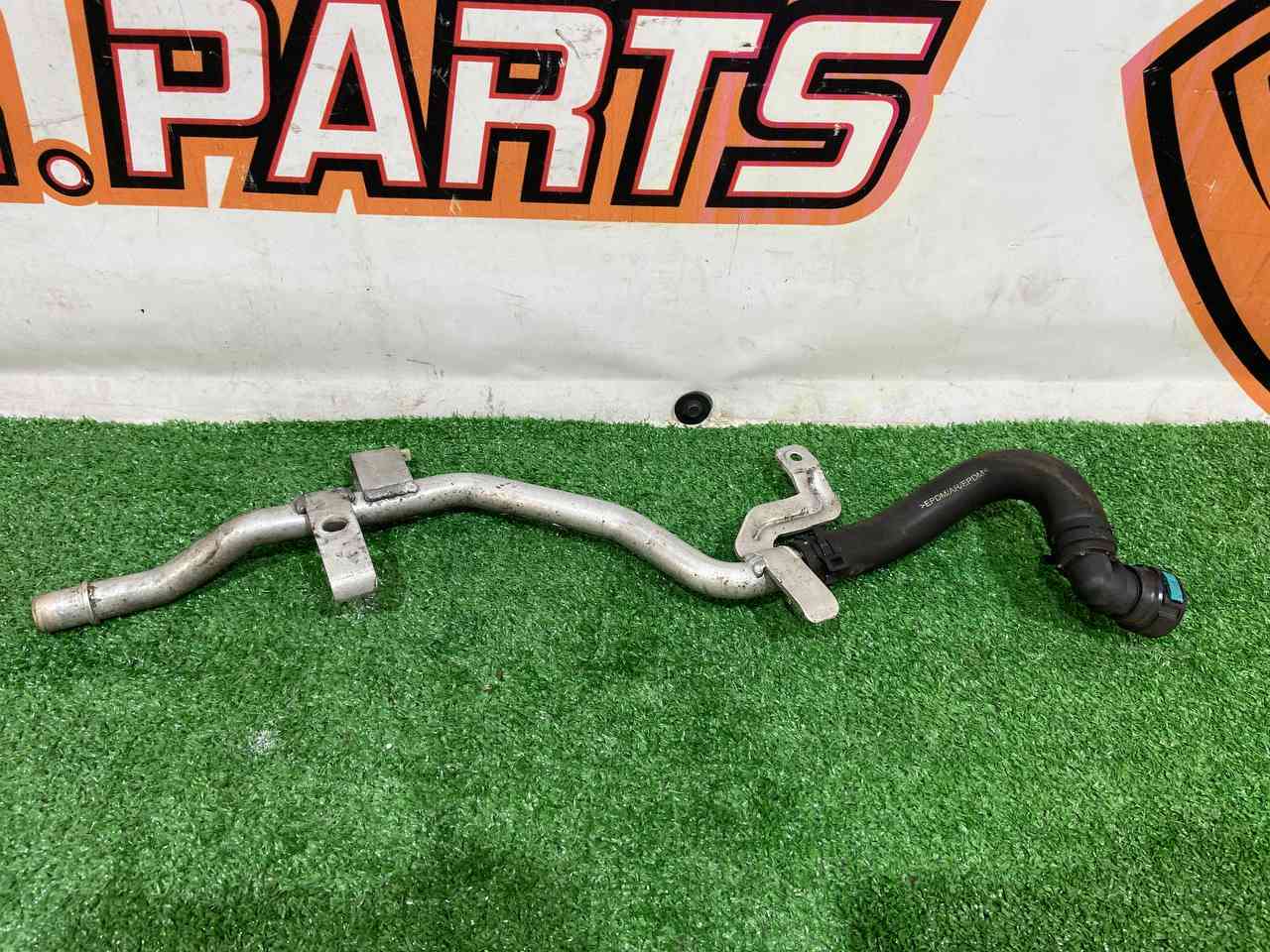 T2H14958 Air conditioning hose Jaguar F-Pace X761 (2017-) used cost 50 € in stock 1 pcs.