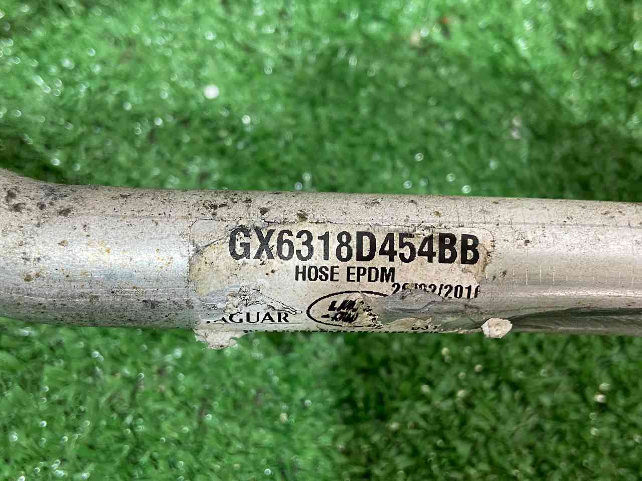 T2H14958 Air conditioning hose Jaguar F-Pace X761 (2017-) used cost 50 € in stock 1 pcs.