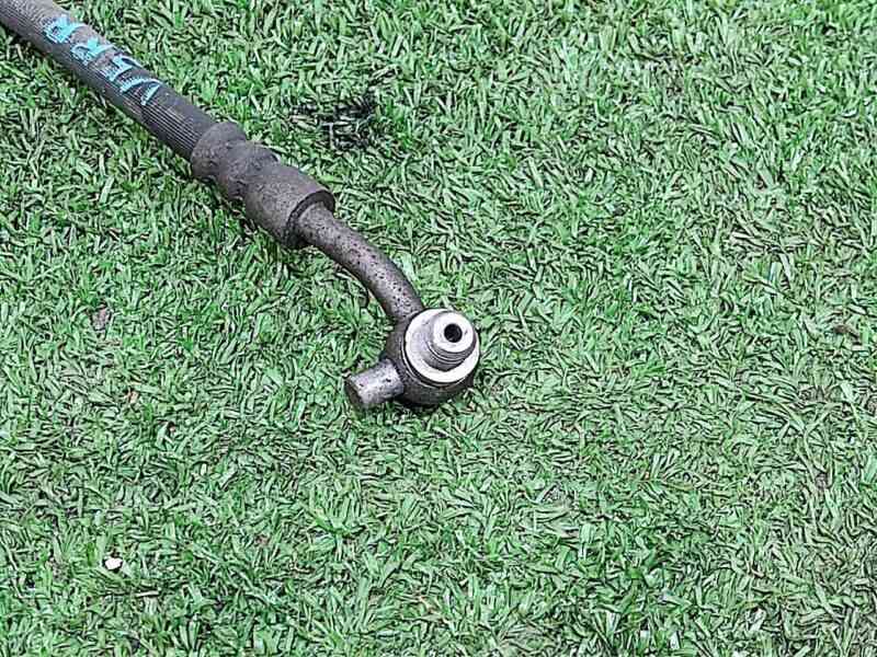 T2H17337 Brake Hose Rear Right Jaguar F-Pace X761 (2017-) Used cost 25 € in stock 1 pcs.