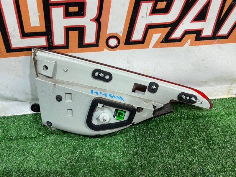 T2H18979 Rear right light in the trunk lid Jaguar XF X260 (2015-) Used cost 90 € in stock 1 pcs.