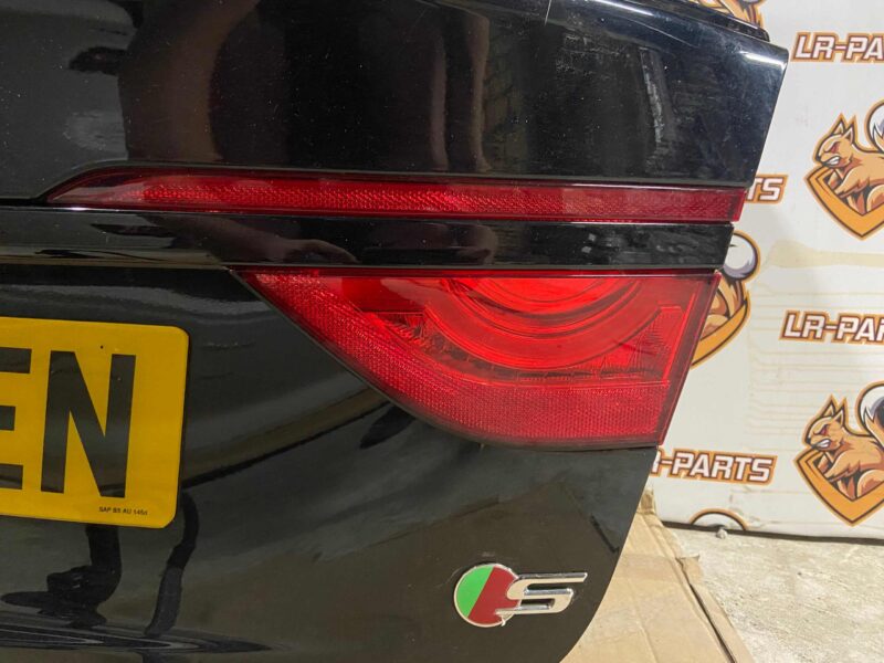 T2H18979 Rear right light in the trunk lid Jaguar XF X260 (2015-) Used cost 90 € in stock 1 pcs.