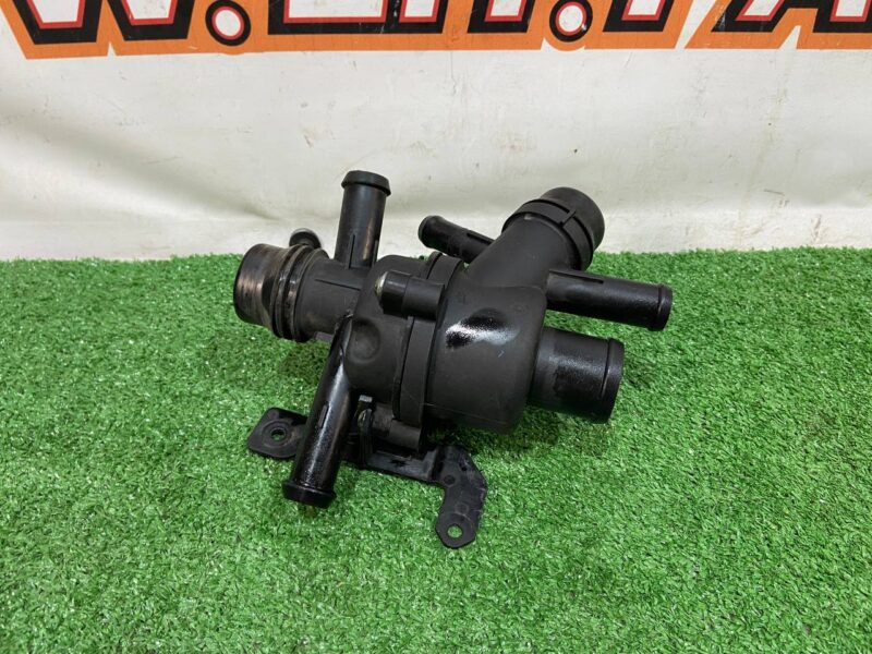 T2H19195 Thermostat Jaguar XF X260 (2015-) used cost 40 € in stock 2 pcs.
