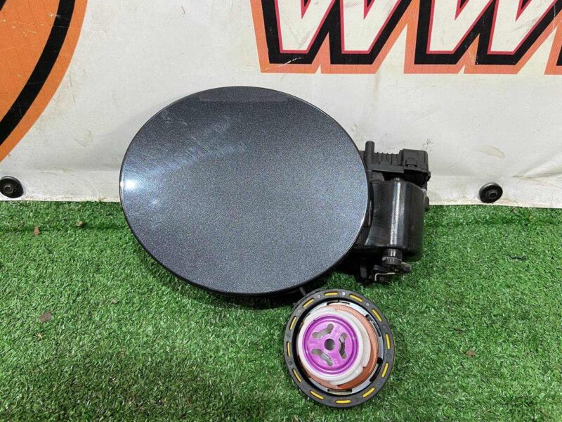 T2H23818 Tank hatch Jaguar XF X260 (2015-) used cost 70 € in stock 1 pcs.