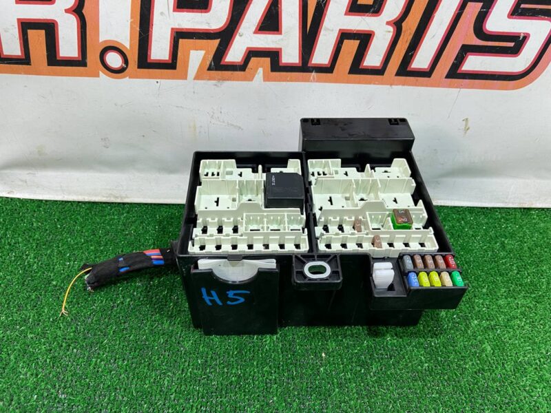 T2H23830 Fuse box Jaguar I-Pace (2018-) Used cost 80 € in stock 1 pcs.