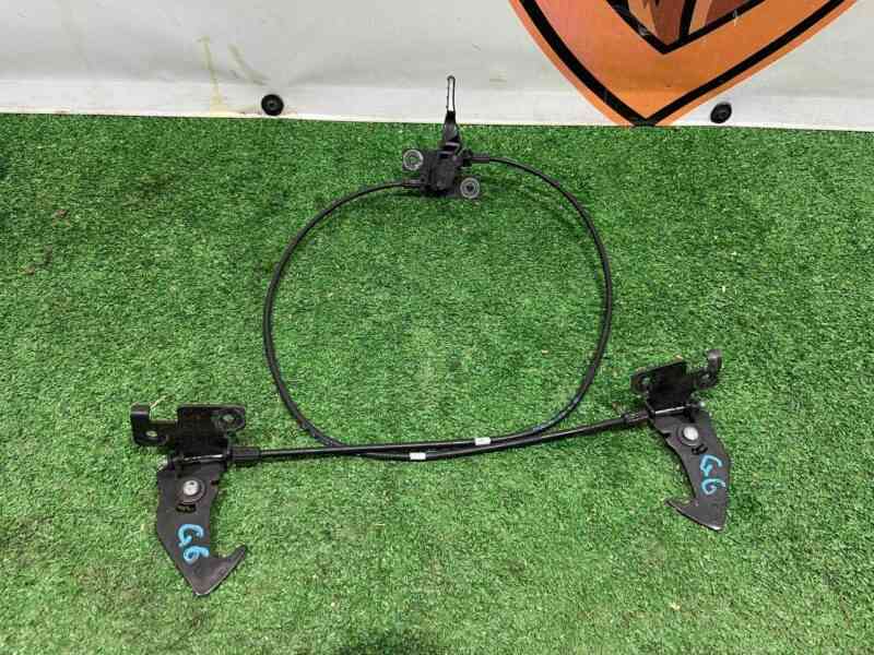 T2H24630 Bonnet cable between hooks Jaguar F-Pace X761 (2017-) Used cost 18 € in stock 16 pcs.