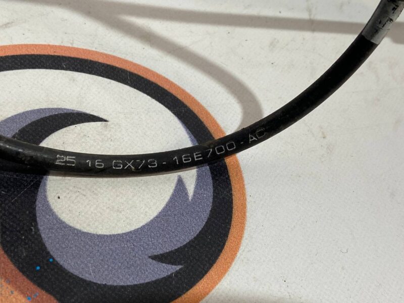 T2H24630 Bonnet cable between hooks Jaguar F-Pace X761 (2017-) Used cost 18 € in stock 16 pcs.
