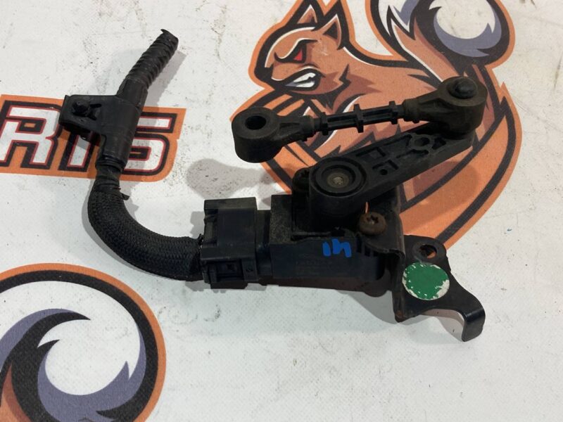 T2H3166 Body position sensor front right Jaguar F-Pace Used cost 50 € in stock 2 pcs.