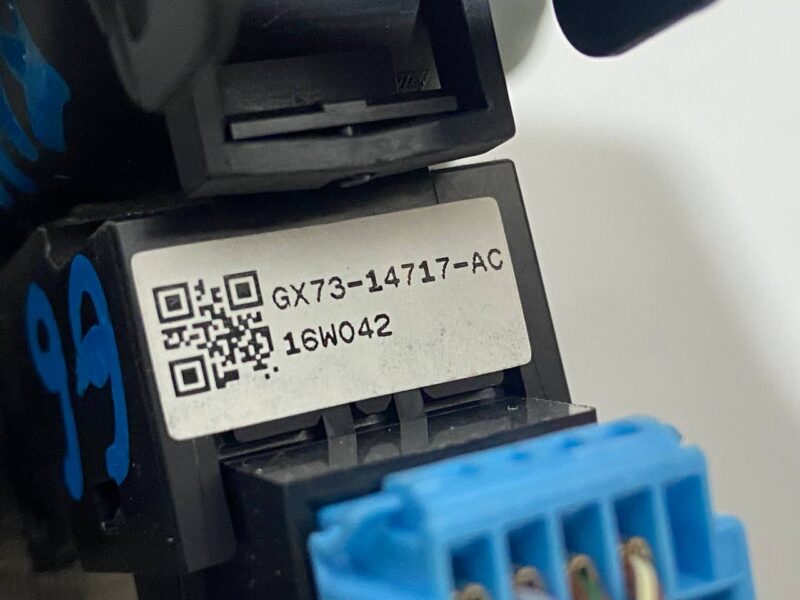 T2H3235 Power window button Jaguar F-Pace X761 (2017-) used cost 25 € in stock 7 pcs.