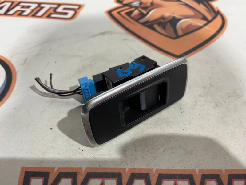 T2H3235 Power window button Jaguar F-Pace X761 (2017-) used cost 25 € in stock 7 pcs.