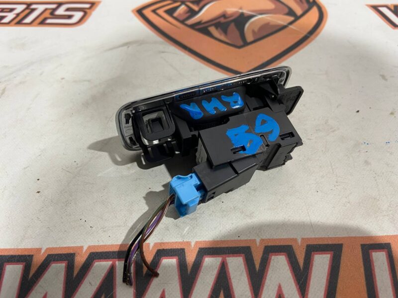 T2H3235 Power window button Jaguar F-Pace X761 (2017-) used cost 25 € in stock 7 pcs.