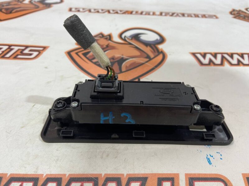 T2H3242 Heated Seat Buttons Jaguar F-Pace X761 (2017-) Used cost 20 € in stock 2 pcs.