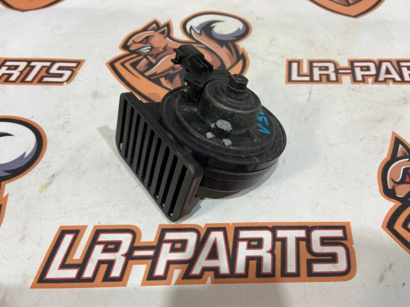 T2H36398 Horn low frequency signal Jaguar F-Pace X761 used cost 35 € in stock 7 pcs.