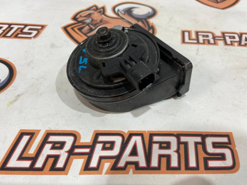 T2H36398 Horn low frequency signal Jaguar F-Pace X761 used cost 35 € in stock 7 pcs.