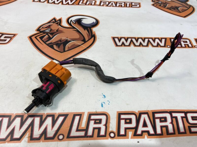 T2H39315 Brake light switch Jaguar XF X260 (2015-) used cost 15 € in stock 1 pcs.