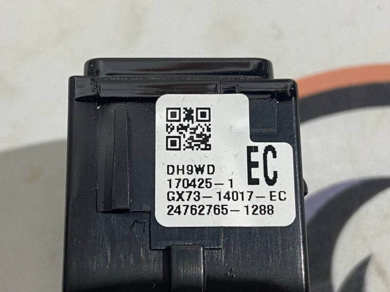 T2H4025 Central locking button Jaguar F-Pace X761 (2017-) used cost 10 € in stock 2 pcs.