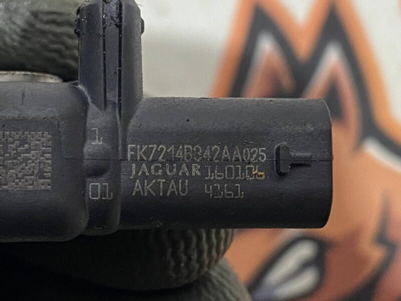 T2H5125 Used JAGUAR F-PACE airbag sensor cost 25 € in stock 1 pcs.