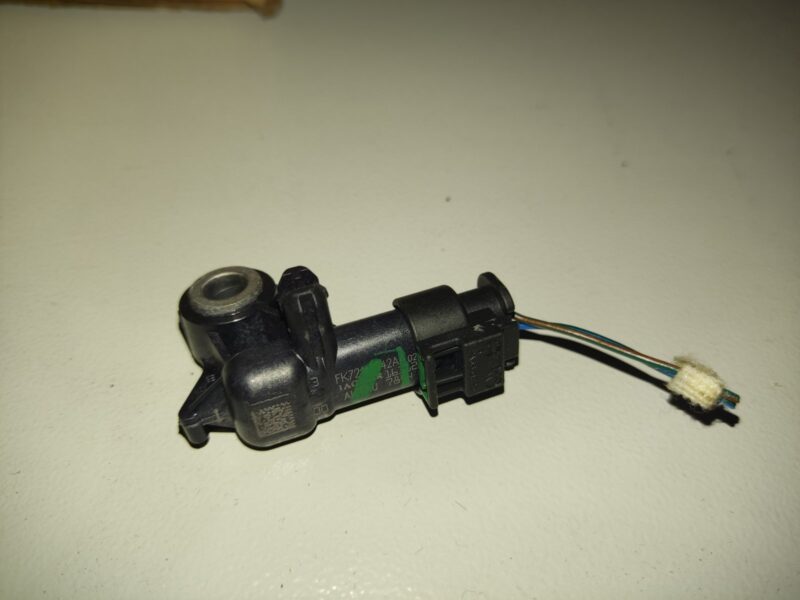 T2H5125 Used JAGUAR F-PACE airbag sensor cost 25 € in stock 1 pcs.