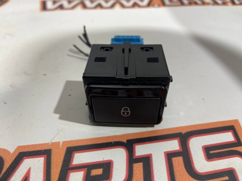 T2H6078 Front right door lock button Jaguar F-Pace X761 (2017-) used cost 18 € in stock 1 pcs.