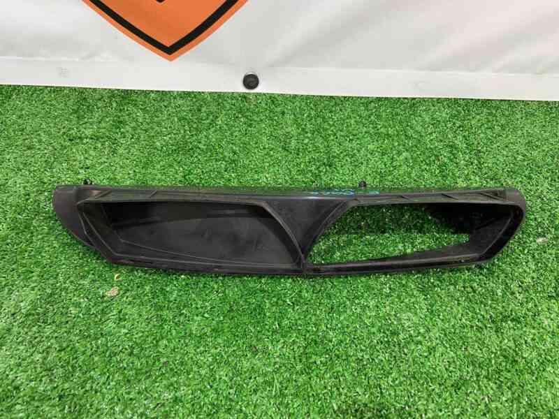 T2H6634 Used JAGUAR F-PACE air duct cost 35 € in stock 5 pcs.