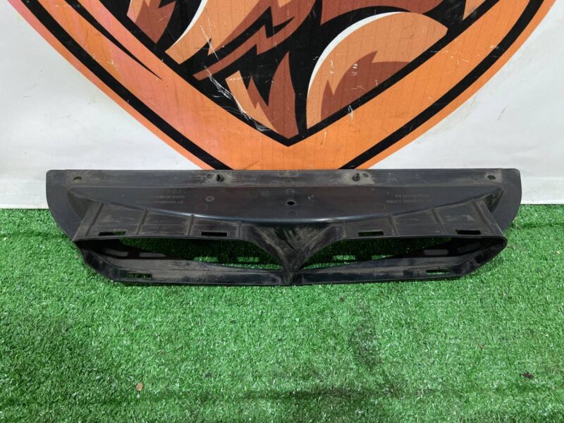 T2H6634 Used JAGUAR F-PACE air duct - Image 15