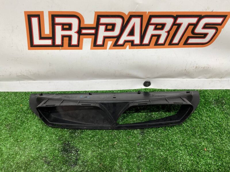 T2H6634 Used JAGUAR F-PACE air duct cost 35 € in stock 5 pcs.
