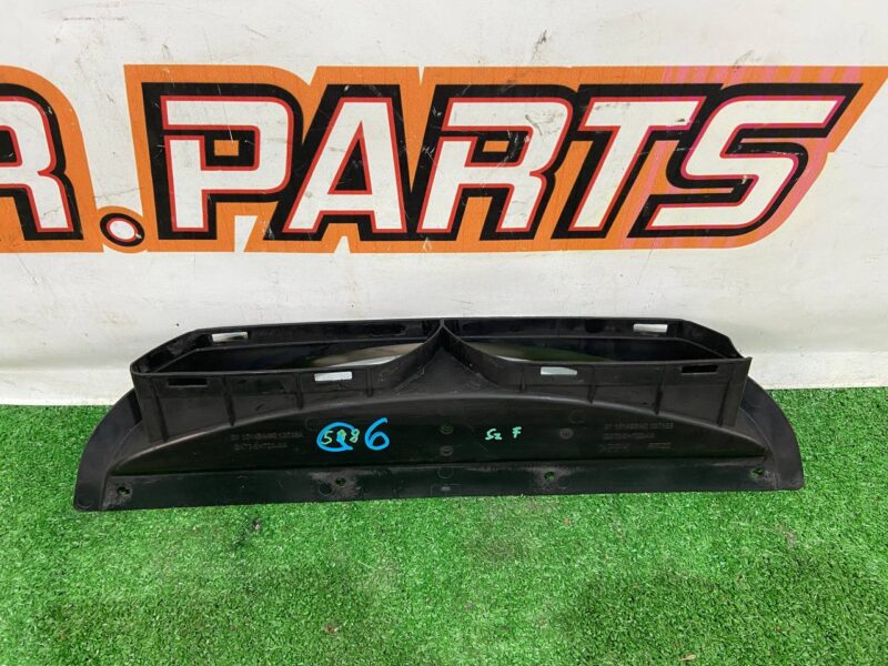 T2H6634 Used JAGUAR F-PACE air duct cost 35 € in stock 5 pcs.