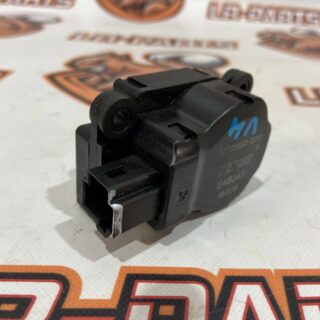 T2H8157 Stepper motor Jaguar F-Pace X761 (2017-) used cost 4,23 € in stock 1 pcs.