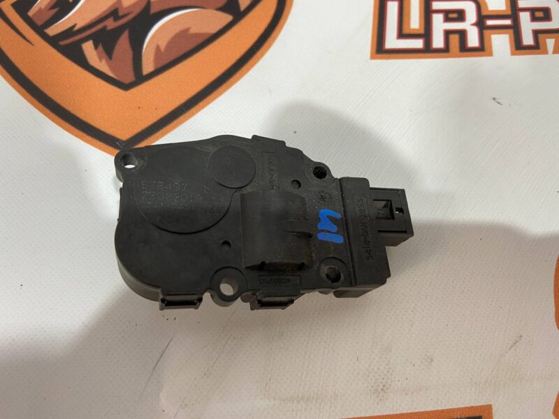 T2H8158 Electric motor Jaguar XF X260 (2015-) used cost 50 € in stock 1 pcs.