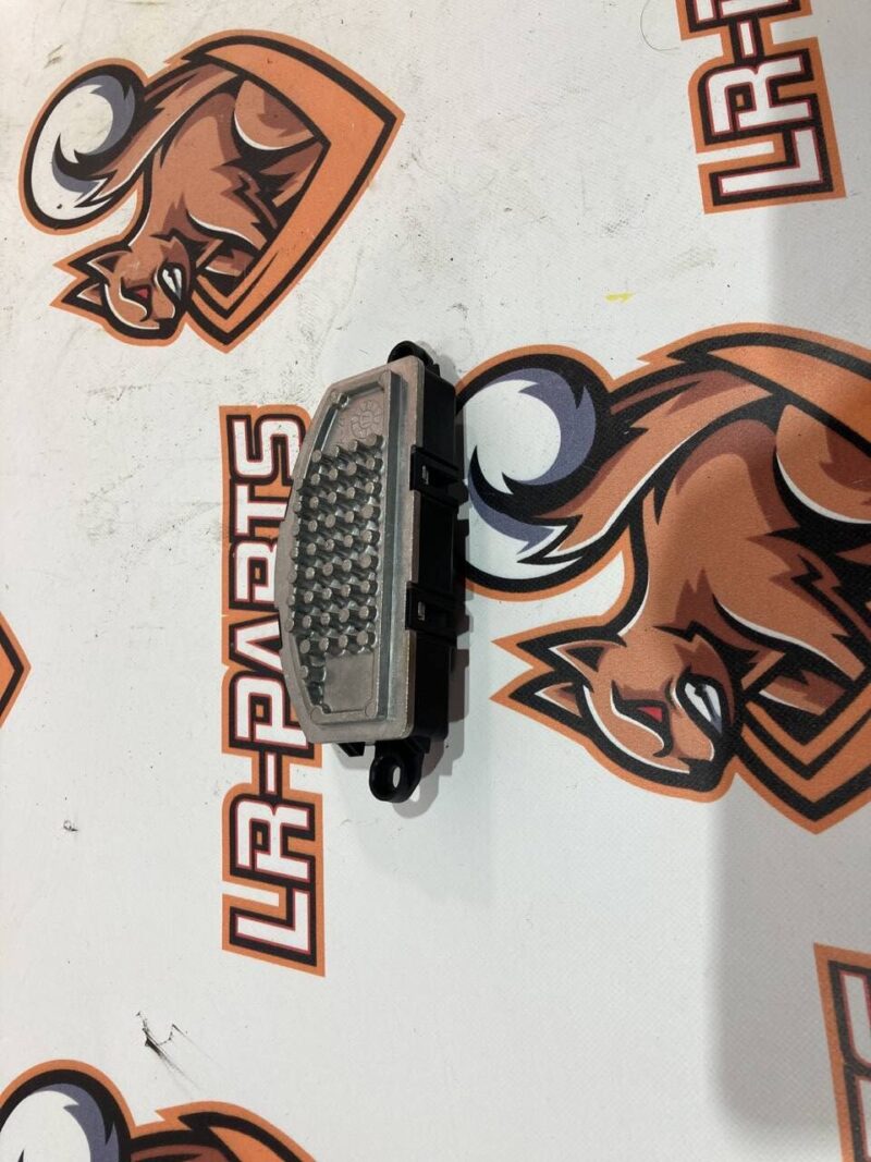 T2H8162 Used JAGUAR F-PACE air conditioner unit cost 50 € in stock 4 pcs.