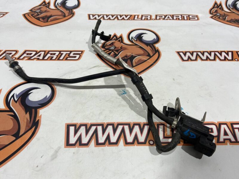 T4A1038 Vacuum hose Jaguar F-Pace X761 (2017-) Used cost 25 € in stock 2 pcs.