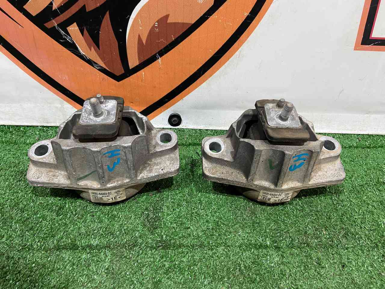 T4A1060 Left Right 3.0ie Engine Mount Cushion Jaguar F-Pace X761 (2017-) Used cost 90 € in stock 2 pcs.