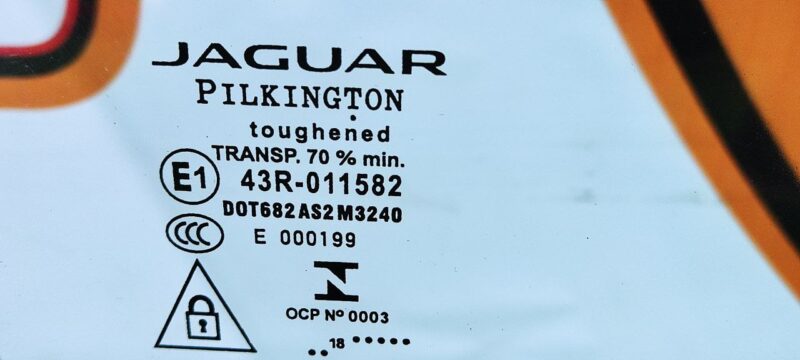 T4A1192 Front right door glass Jaguar F-Pace X761 (2017-) used cost 150 € in stock 7 pcs.