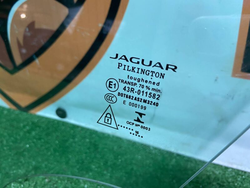 T4A1193 Front left door glass Jaguar F-Pace X761 (2017-) used cost 150 € in stock 9 pcs.