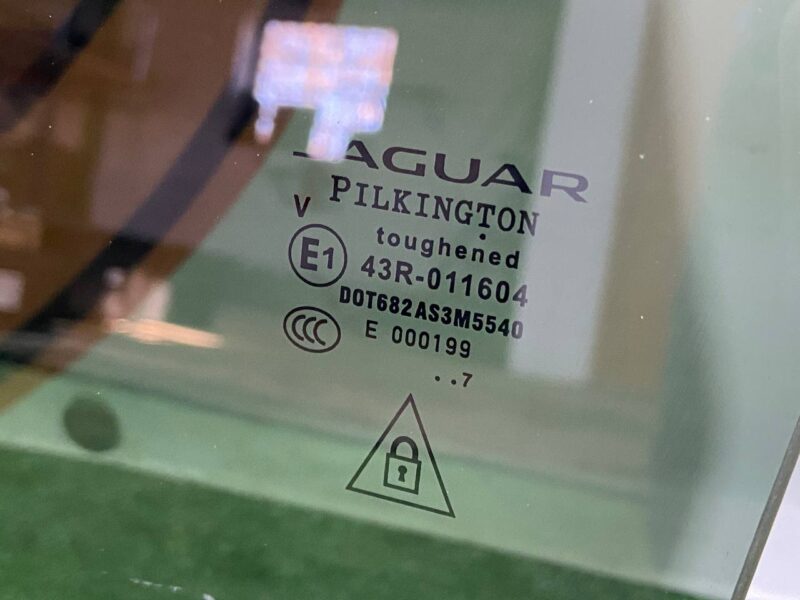 T4A1201 Door glass rear left tinted Jaguar F-Pace X761 (2017-) used cost 150 € in stock 5 pcs.