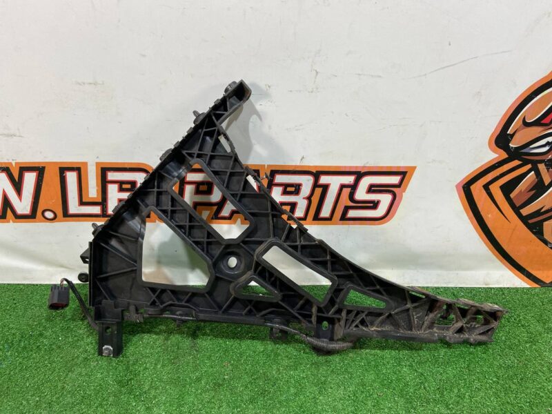 T4A13086 Rear bumper mounting bracket right Jaguar F-Pace Used cost 50 € in stock 7 pcs.